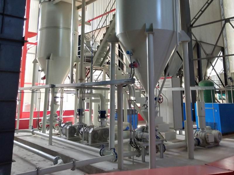 Pneumatic conveying of powder